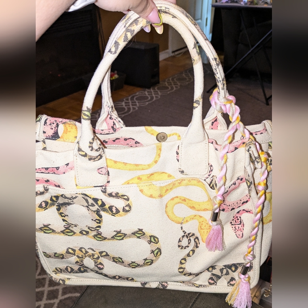 Vince Camuto tote bag